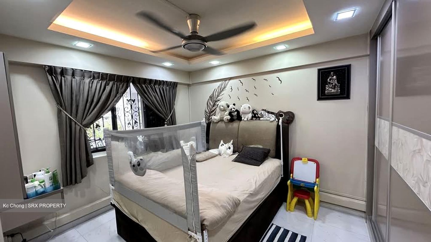 Blk 241 Jurong East Street 24 (Jurong East), HDB 3 Rooms #604908081
